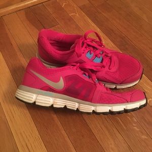 Nike Dual Fusion ST2 running training shoe